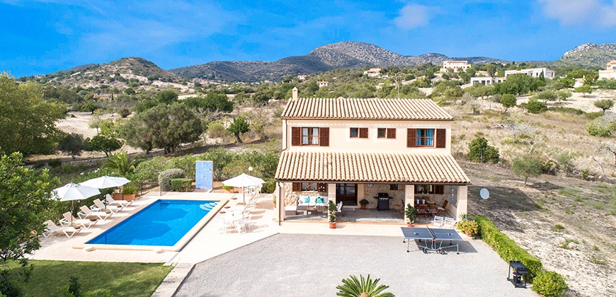 Family Holiday Villa in Mallorca - Wifi, 4 bedrooms,  countryside of the east coast
