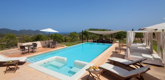 Vacaciones Mallorca en la Naturaleza, Habitación con galería y sofá cama | Agroturismo, Villas y Fincas