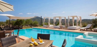 Mallorca Ferien - Doppelzimmer mit Terrasse, Minibar - Frühstück inklusive
