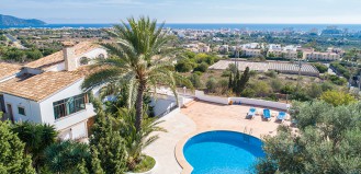 Casa vacacional con vistas al mar, familiar, cerca de la playa en Cala Millor 1