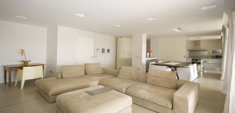 Mallorca Beach Holidays - modern, light  Villa with 3 Suites directly at the natural beach 4