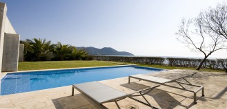 Mallorca Beach Holidays - modern, light  Villa with 3 Suites directly at the natural beach 2