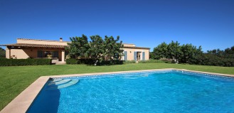 Holiday Villa Majorca, 3 bedrooms, WiFi, only 2 km to the Beach and town of Cala Millor 1