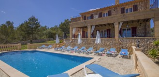 Finca Familiar Mallorca con 6 dormitorios, Aire Acondicionado y espectacular exterior 4