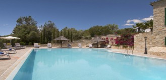 Family Holiday with Private Pool, Air Conditioning, WIFI, Rural surrounding 3