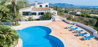 Holiday Home with sea views, large terrace, Wifi, close to the beach in Cala Millor