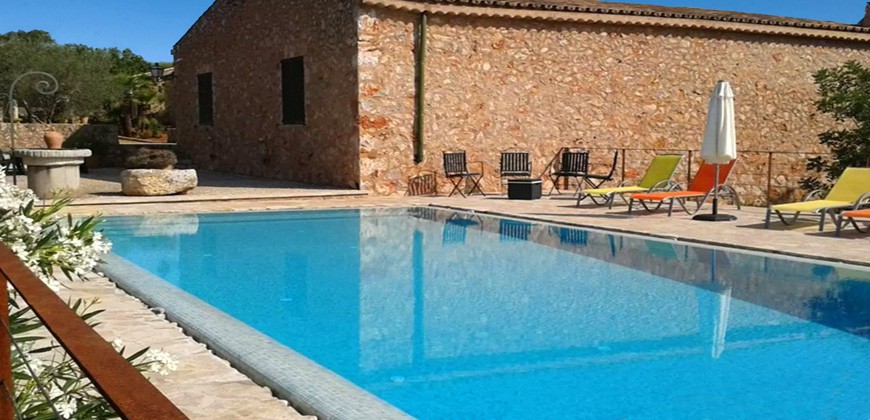 Mallorca Finca Costitx mit 4 Schlafzimmern, großem Grundstück und privatem Pool
