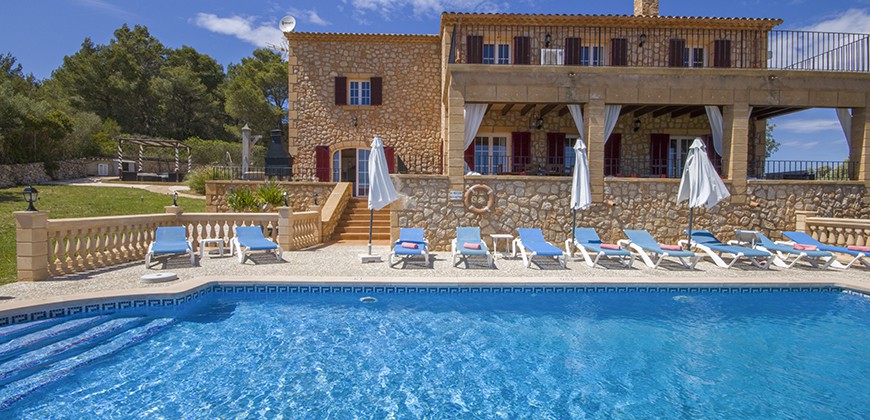 Finca Familiar Mallorca con 6 dormitorios, Aire Acondicionado y espectacular exterior