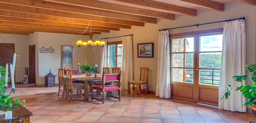 Finca Vacacional Mallorca – 4 Dormitorios, 4 Baños, Aire Acondicionado y Calefacción 12