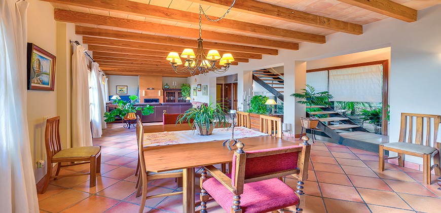 Finca Vacacional Mallorca – 4 Dormitorios, 4 Baños, Aire Acondicionado y Calefacción 10