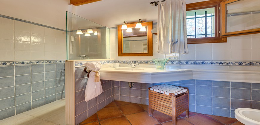 Finca Vacacional Mallorca – 4 Dormitorios, 4 Baños, Aire Acondicionado y Calefacción 16