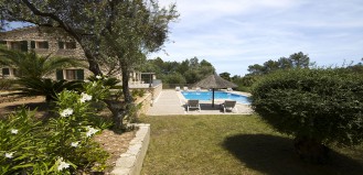 Family Holiday in the center of Mallorca with air conditioning, child safe pool, garden 8