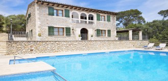 Family Holiday in the center of Mallorca with air conditioning, child safe pool, garden 2
