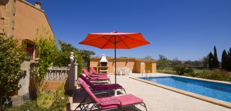 Holiday Rentals Porto Cristo, rural Villa with 3 bedrooms and Pool, perfect for Families 4