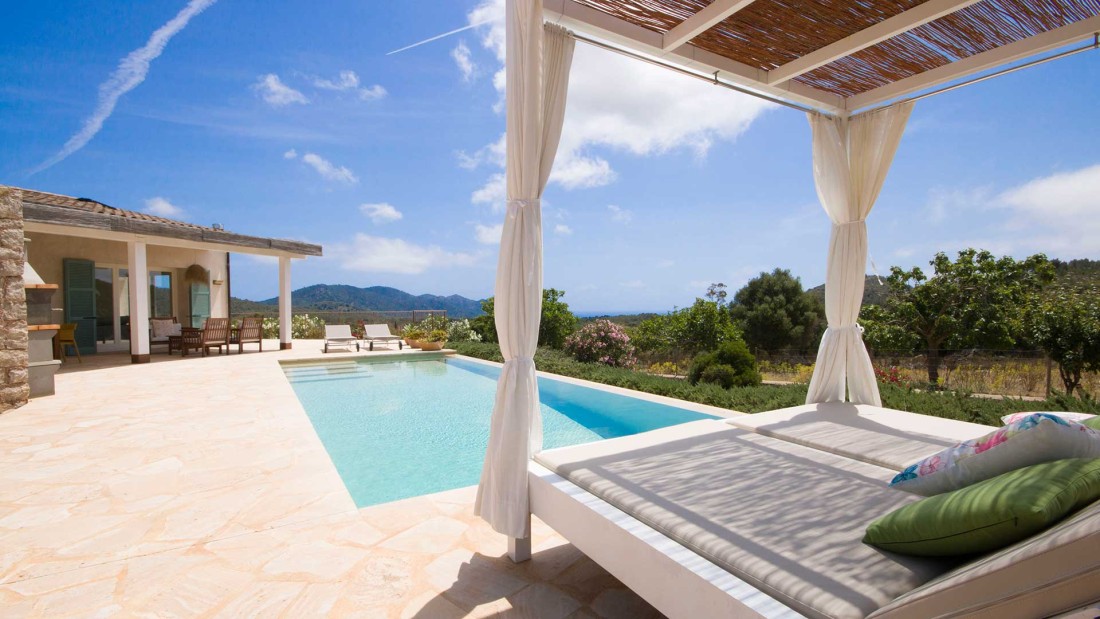 Finca en Mallorca con piscina y vistas al mar, moderno, ideal para una larga estancia